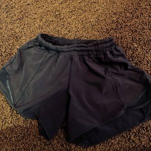 Lulu lemon Hotty Hot Short II 2.5